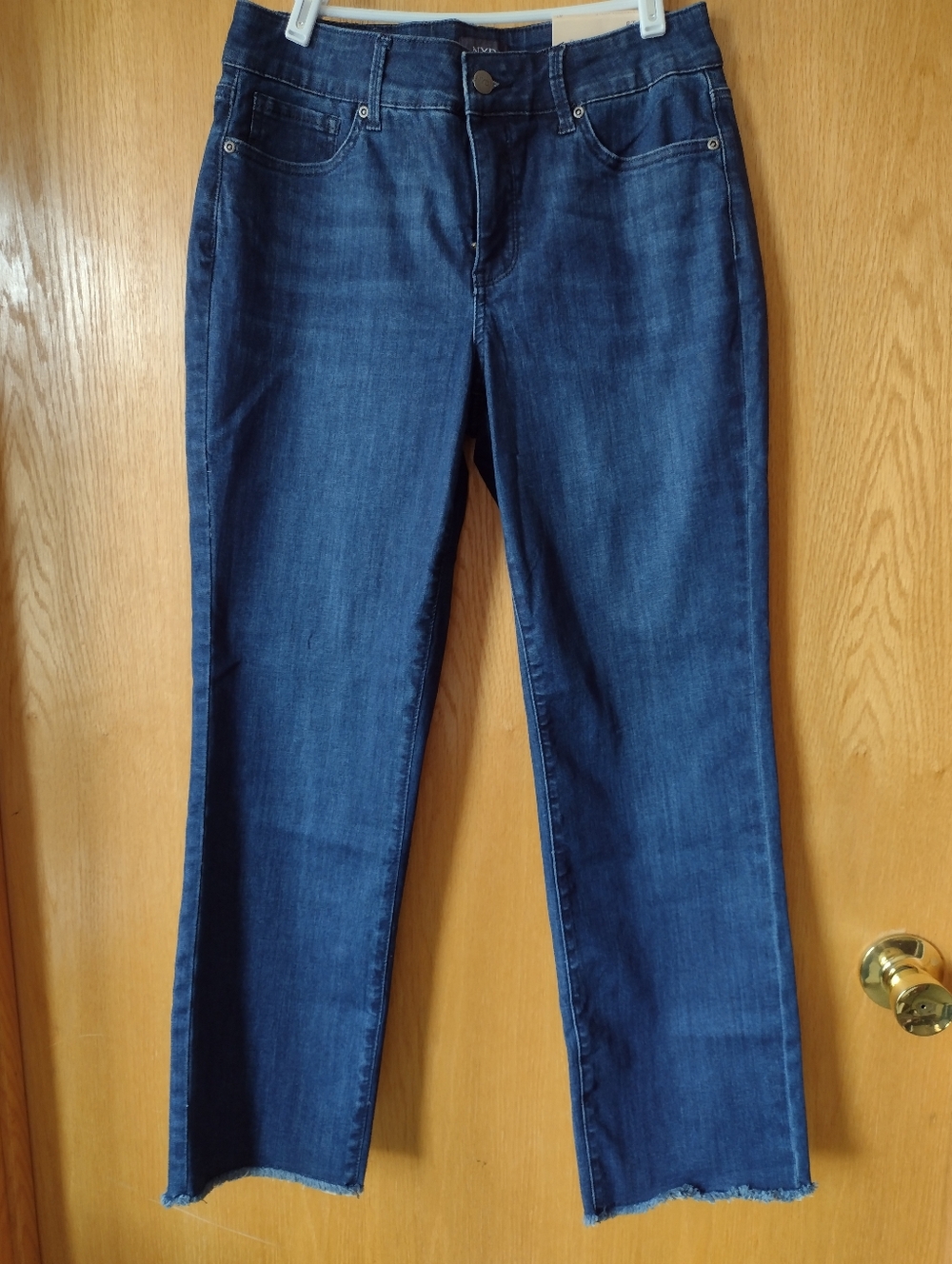 NYDJ Marilyn Ankle with Fray Hem in Cool Embrace Size 8T
